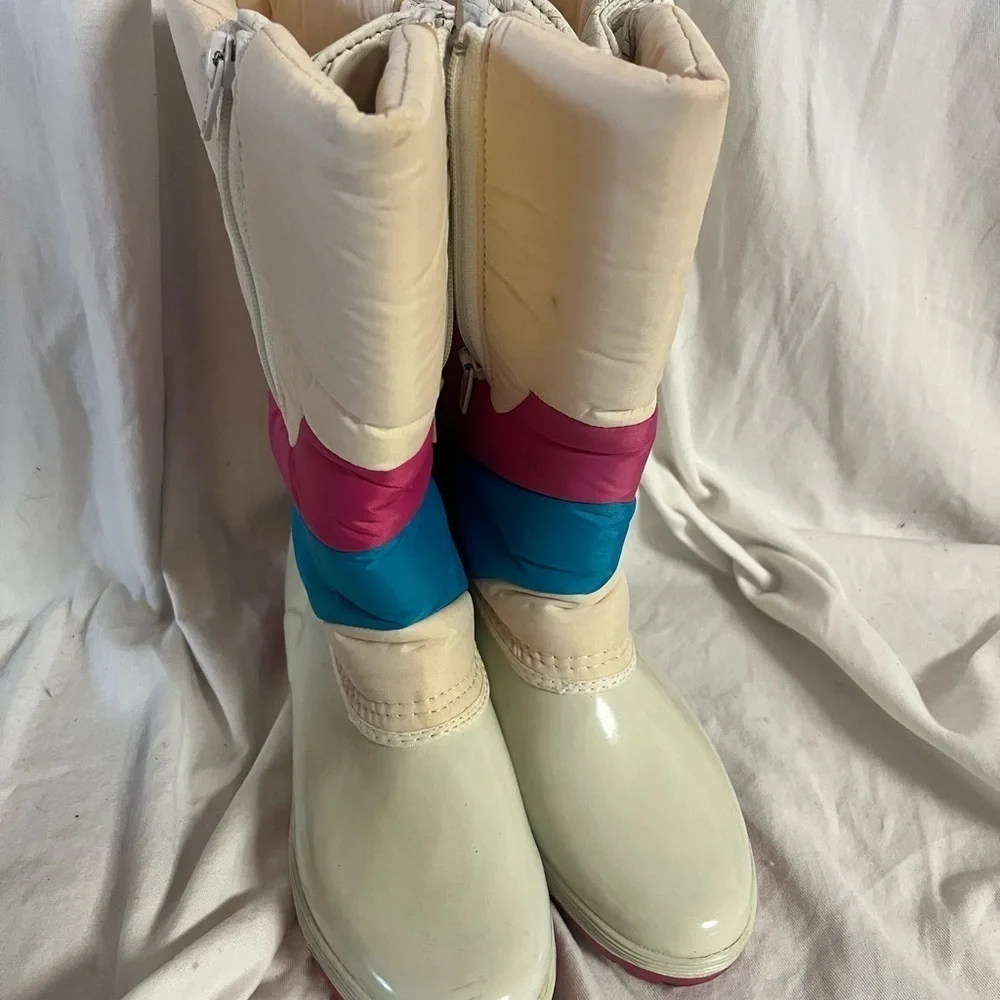 Vintage mudkats pink white and blue size 8 snowboots or mud boots